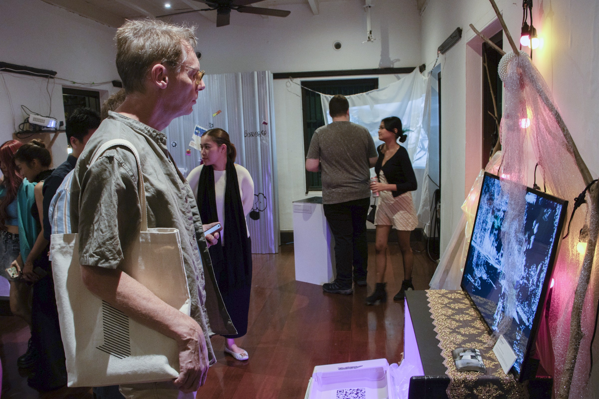 Lost Time in Nang Loeng exhibition — photograph 9
